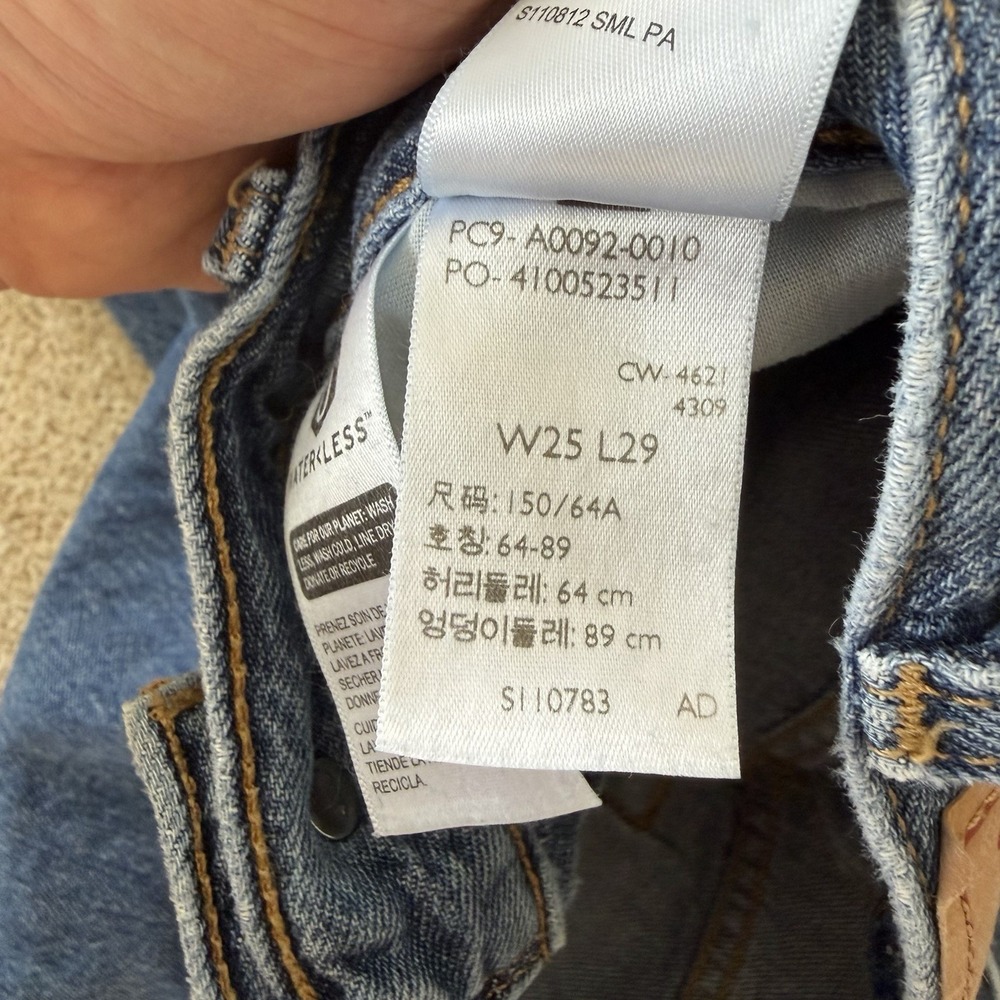 Levi's Jeans High Waisted Straight Leg Medium Denim Wash Blue Women's Sz 24.5x26 - Picture 5 of 9